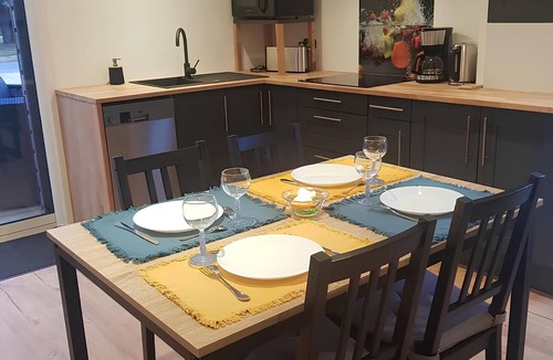 Thehillac House | Chalet 'Le Ty Gîte - Sud Morbihan' with Private Terrace, Wi-Fi and Air Conditioning