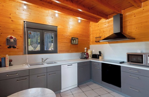 Pyrenees 2000 Ski Chalet | Chalet 'Les Silènes - 10 Prs' with Private Terrace, Shared Garden and Wi-Fi