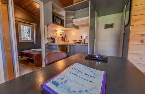 Roquefeuil Ski Chalet | Chalet 'Montana 5 4 Pers' with Mountain View, Shared Pool and Wi-Fi