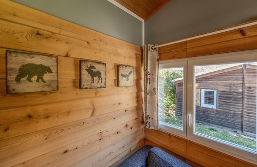Roquefeuil Ski Chalet | Chalet 'Montana 5 4 Pers' with Mountain View, Shared Pool and Wi-Fi