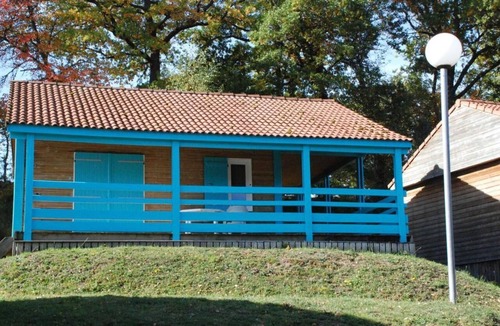 Blavignac Ski Chalet | Chalet "Orpin Pour 6 Prix Semaine" with Mountain View, Shared Pool & Wi-Fi