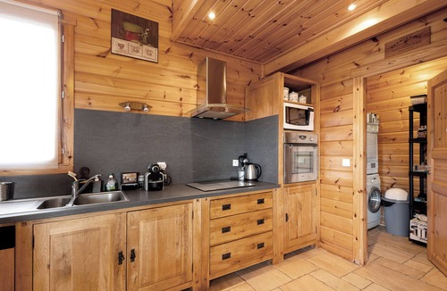 Les Angles Ski Chalet | Chalet 'Puech' with Lake View and Private Terrace