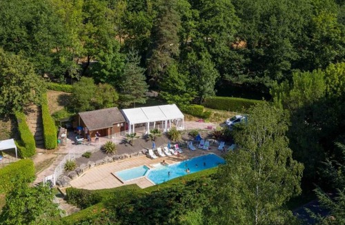 Sauveterre-de-Rouergue Ski Chalet | Chalet with Terrace in Sauveterre-de-Rouergue, 2 Bedrooms, Fully Equipped