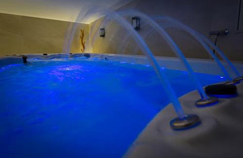 Mont-de-Lans Ski Chalet | Chalets Solski, luxe, jacuzzi, piscine, sauna, cinéma avec majordome