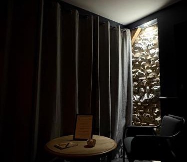 Souvigny Bed & Breakfast | Chambre élégante avec terrasse