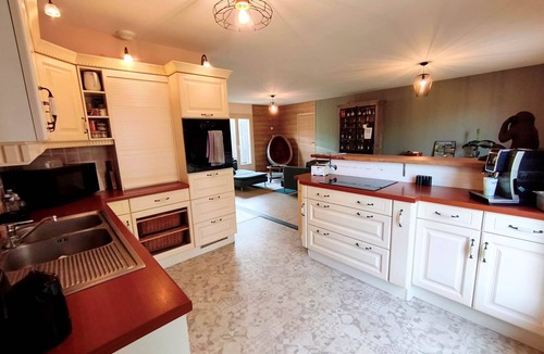 Lindry Apartment | Chambre au Calme - Absolute calm