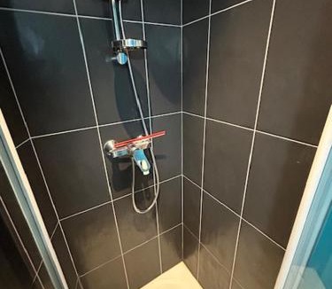 Chatel-Guyon Bed & Breakfast | Chambre Au Trèfle Dort