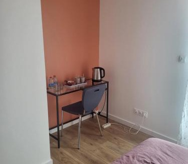 Saint-Georges-du-Bois Bed & Breakfast | Chambre B&B - proche circuit 24 heures du Mans