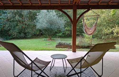 Plesse Bed & Breakfast | Chambre calme sur terrasse - proche Canal Nantes à Brest