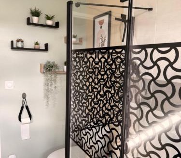 Ouest House | Chambre chez particulier proche circuit 24h