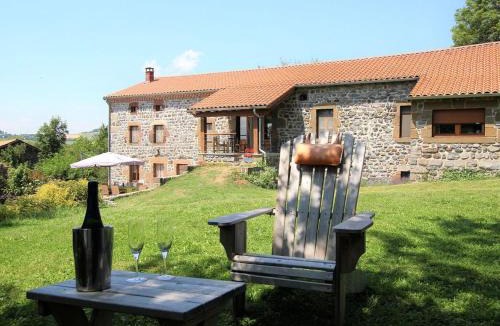 Saint-Privat-d'Allier Bed & Breakfast | Chambre confortable avec Wi-Fi, parking et espace bien-être inclus - FR-1-582-485