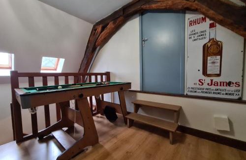 Chateauroux Bed & Breakfast | Chambre cosy avec coin salon et petit-déjeuner inclus - FR-1-591-687