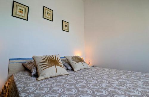 Chateauroux Bed & Breakfast | Chambre cosy avec coin salon et petit-déjeuner inclus - FR-1-591-687