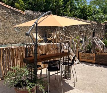 Prades Bed & Breakfast | Chambre d hôtes Atelier de Jean Paul