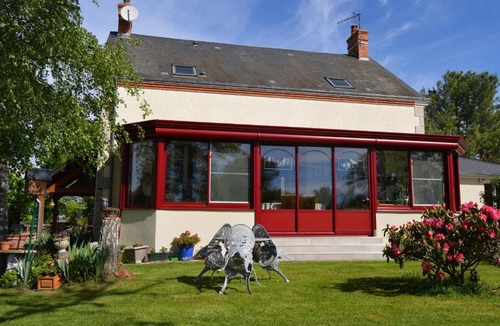Perassay Bed & Breakfast | Chambre d'hôtes avec jardin, activités familiales et parking sécurisé au cœur du Berry - FR-1-591-448