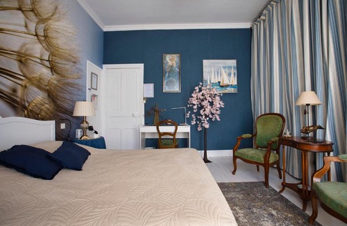 Olliergues Bed & Breakfast | Chambre d'hôtes Bounty - terrasse, cuisine privée, garage