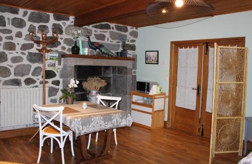Cheylade Bed & Breakfast | Chambre d’hôtes de Curières