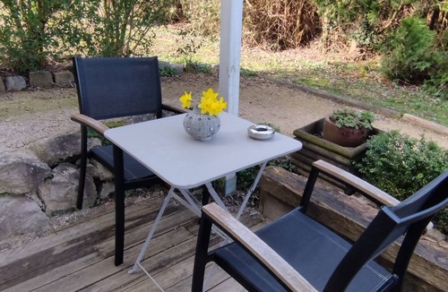 Charancieu Bed & Breakfast | Chambre d'hôtes bachole, separate entrance from chalet, access to kitchen