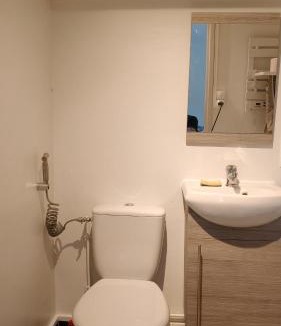 Bourges House | Chambre Deluxe Salle de bain privée climatisée