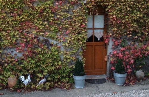 Lere Bed & Breakfast | Chambre et table d'hôtes LE VERGER near Sancerre, Guédelon, Loire by bike, A77 motorway