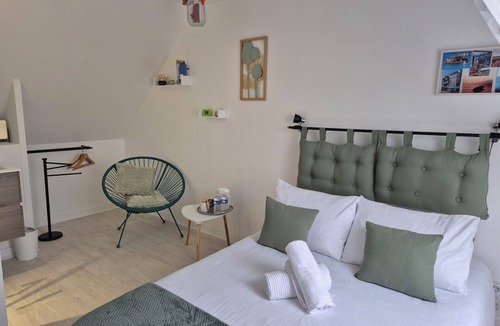 Le Cloitre-Saint-Thegonnec Bed & Breakfast | Chambres d'hôtes"Chez Ninie" au pied des Monts d'Arrée. (2 chambres,4 personnes)
