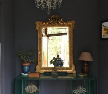 Saint-Bonnet-de-Rochefort House | Chambre sur une ile