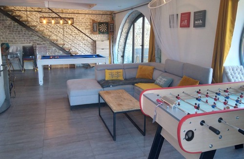 Saint-Coutant-le-Grand Bed & Breakfast | Chambre Dans une Magnifique Villa de Charme Avec sa Piscine Privée et Jacuzzi