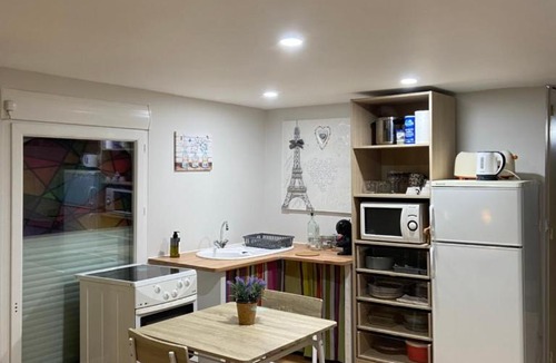 Saint-Laurent-de-Cerdans House | Chambre au vert