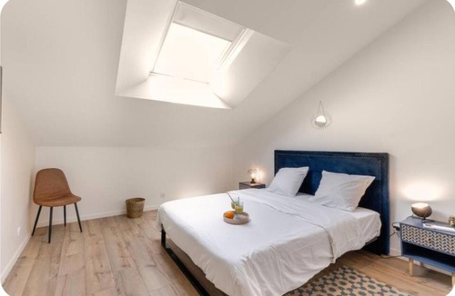 Sainte-Genevieve-des-Bois Apartment | Chambre Attrape rêves