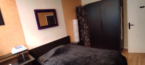 Combs-la-Ville Other | Chambre Grand lit Afrik