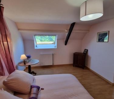 Theix-Noyalo House | Chambre Matisse - Calme et confort près du Golfe du Morbihan