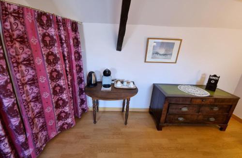 Theix-Noyalo House | Chambre Matisse - Calme et confort près du Golfe du Morbihan