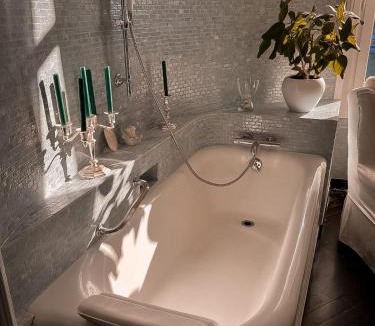 Parthenay Bed & Breakfast | chambre Prestige - Château Maranne