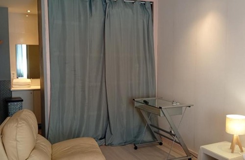 Commentry House | Chambre Privée Calme et Indépendante