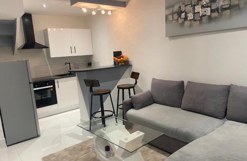 Trebes House | Chambre privée en centre-ville