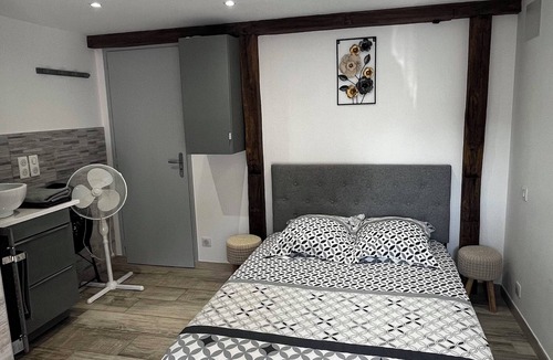 Trezelles Apartment | Chambre Privée Tout Confort Dans la Campagne Auvergnate, à Proximité du PAL