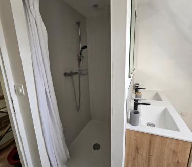 Ruaudin Bed & Breakfast | Chambre S proche circuit 24H