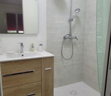 Ahetze House | chambre spacieuse et calme