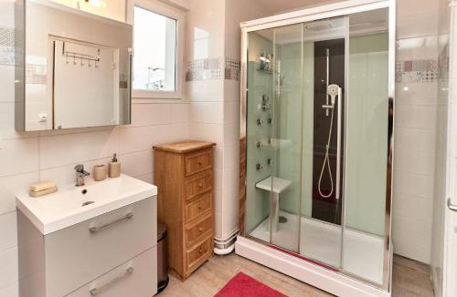 Nevers Apartment | Chambres à louer cuisine salle de bain commune