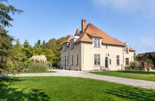 Saint-Clair-de-la-Tour House | Chambres au Château du Mouillat