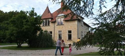 Saint-Clair-de-la-Tour House | Chambres au Château du Mouillat