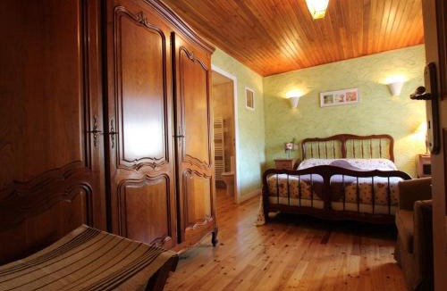 Saint-Just-Malmont Bed & Breakfast | Chambres d'hôtes familiales à Saint-Just-Malmont - FR-1-582-480