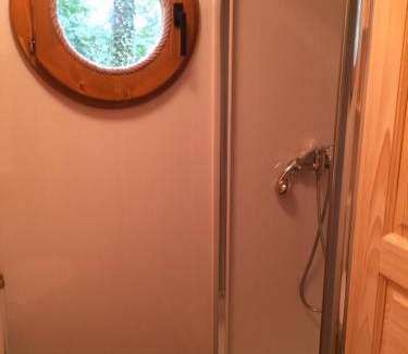 Le Breuil Bed & Breakfast | Chambres d'hôtes et Roulotte Au Bonheur Du Parc