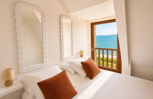 Plouezec Bed & Breakfast | Chambres d'hôtes - Face mer - 5 chambres - Jardin - Plage à pied