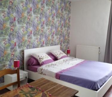 Saint-Floxel Bed & Breakfast | Chambres d'hôtes les Clématites en Cotentin