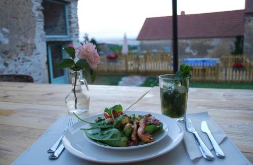 Bellenaves Bed & Breakfast | Chambres d'Hôtes Maison Balady