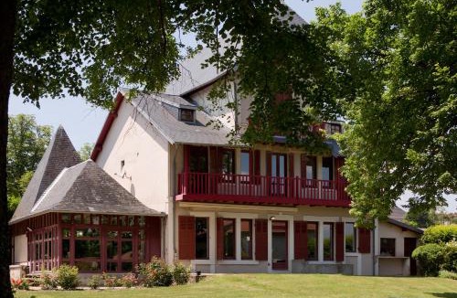 Bellerive-sur-Allier House | Chambres de charme avec piscine - Le Monde de Charlie - Proche Vichy