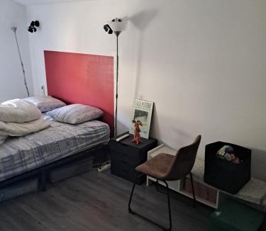 Miroir - Batignolles Bed & Breakfast | Chambres proche gare centre ville