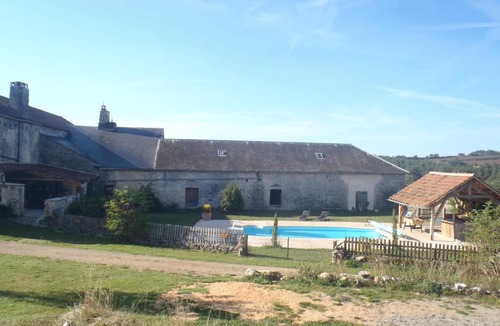Mostuejouls Bed & Breakfast | chambres sur Domaine avec piscine en pleine nature