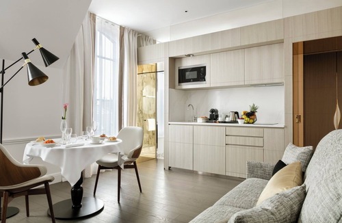 Champs-Elysees Apartment | Champs Elysees Duplex Toits de Paris With Aircon